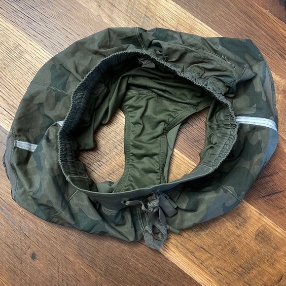 Lululemon Hotty Hot Shorts - Savasana Fatigue Camo - Picture 8 of 14